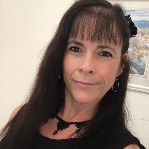 Meet your Posher, Eva